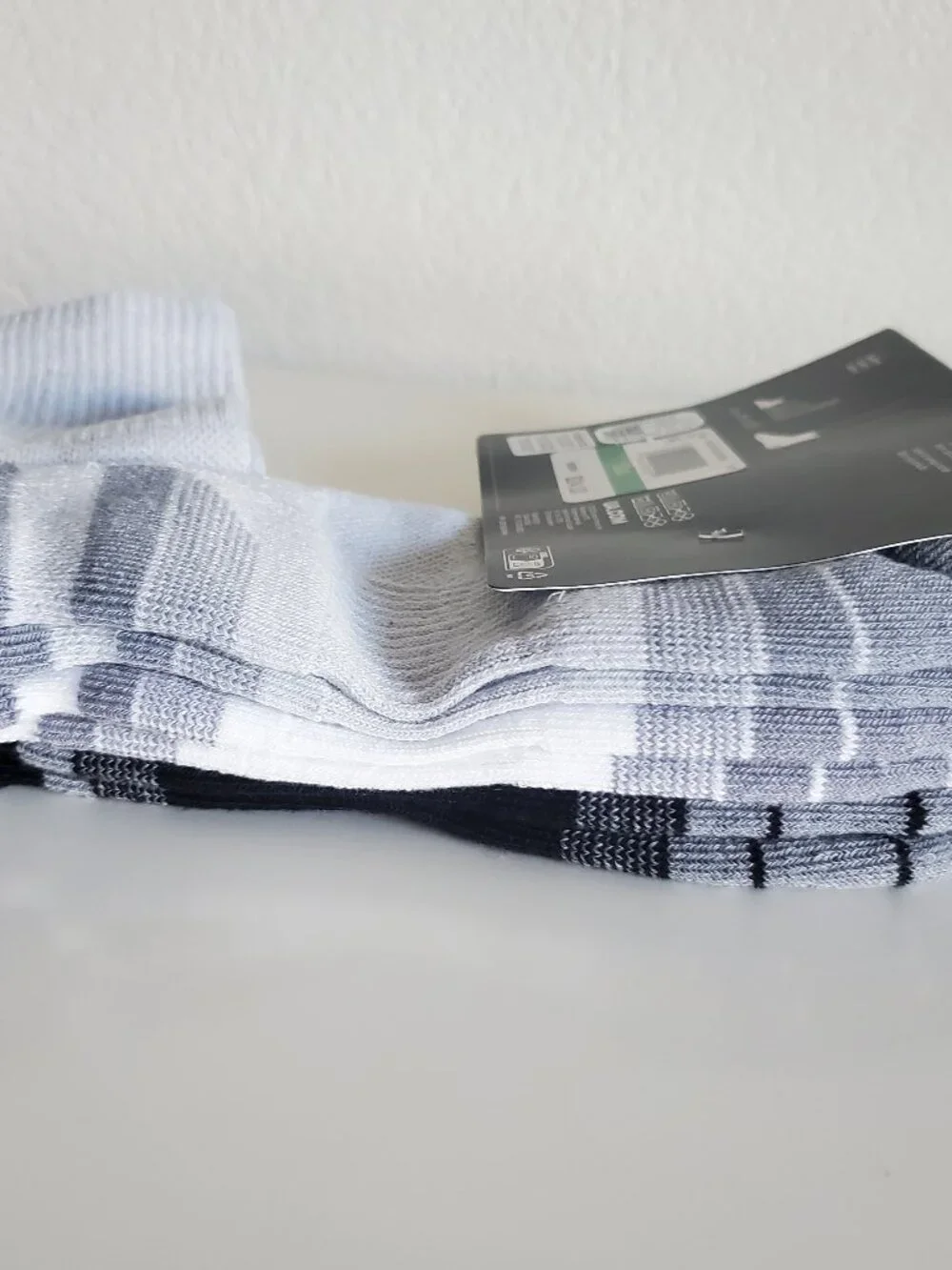 (3-pack) Under Armour Performance Tech Unisex Quarter Socks Size L